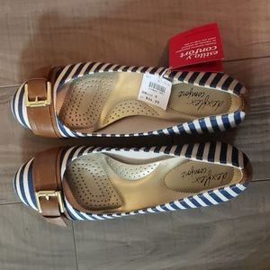 Payless Dexflex Comfort Flats